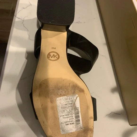 Michael Kors women's size 8 mule Black sandals leather Gently worn. - Picture 4 of 13